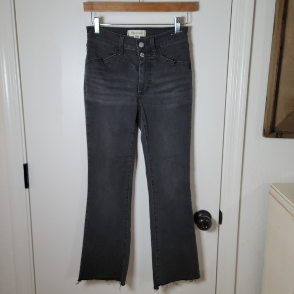 Madewell Denim - Madewell Mid Rise Kick Out Jeans | Madewell Jeans | Size 23